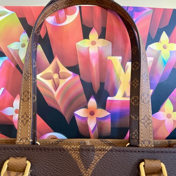 Louis Vuitton, MM On the go Tote with first edition monogram straps - Picture 4 of 15